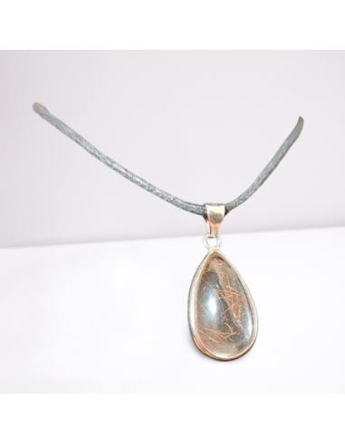 photo d'un pendentif en Quartz rutile or